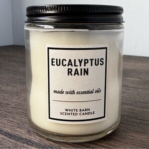 White Barn Eucalyptus Rain Single Wick Candle